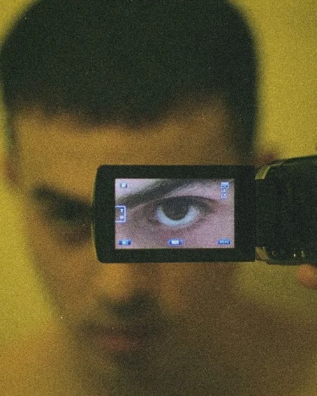 Background with movement, film/2000s style
